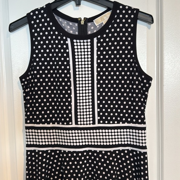 Michael Kors black white polka dot fit and flare sleeveless dress medium petite - Picture 4 of 9